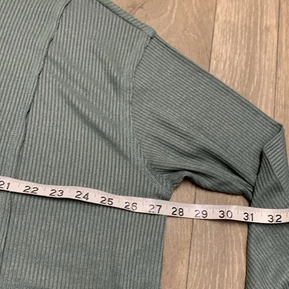 Womens NWT Knox Rose Ribbed Light Green Oversized Tunic Top Shirt - Picture 6 of 8